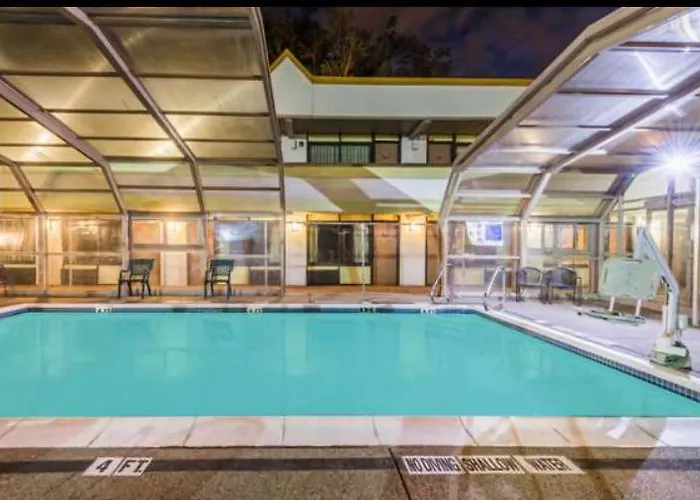Days By Wyndham Hotel Pittsburgh